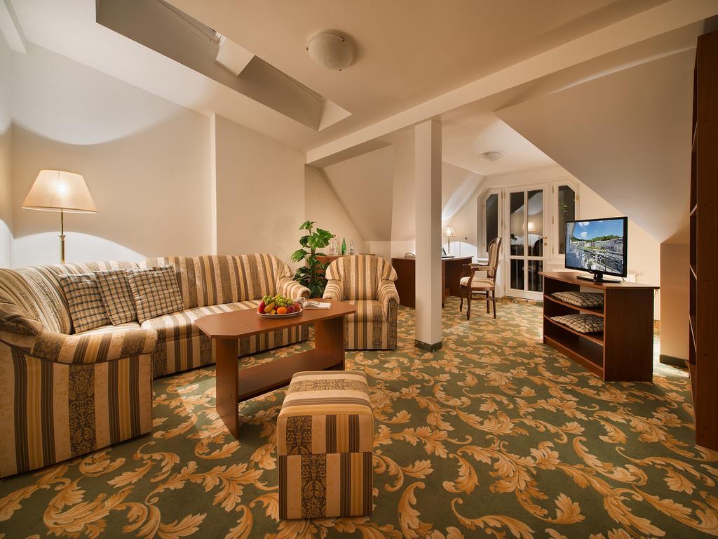 Ea Hotel Elefant Karlovy Vary Exterior photo